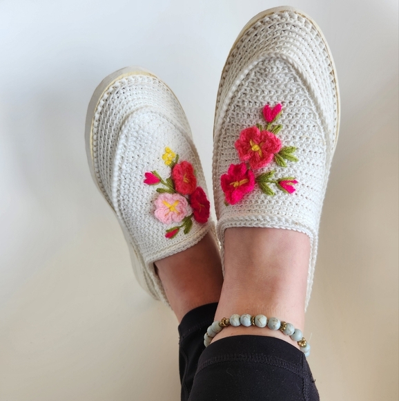 Handmade Shoes - Embroidered Handmade Crochet Floral Women's Shoes Size US 6.5 "One of a kind"
